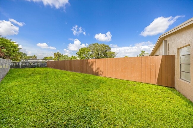 2468 NW 21st St Unit 2