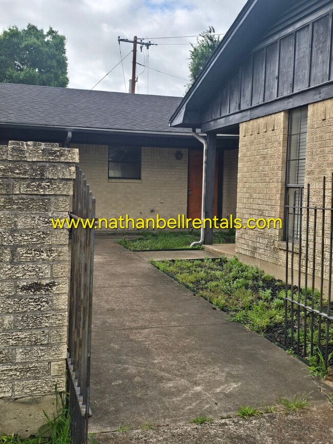 Photo - 3766 Clarksville St