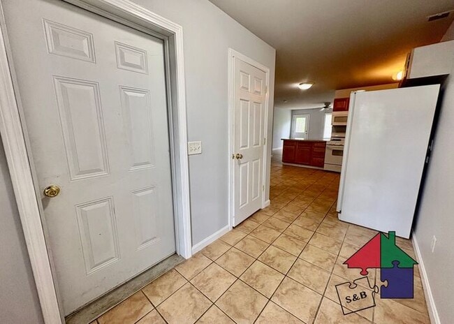 Photo - Gorgeous Pet Friendly Milton 3 Bedroom - Attached Garage and Patio!