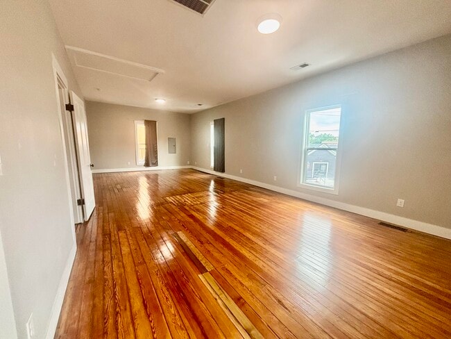 Photo - 605 Taylor Ave