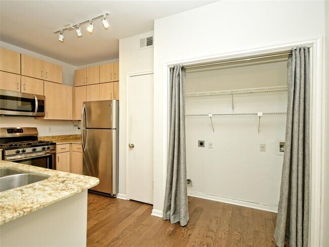 Photo - 2209 Hancock Dr Unit 4