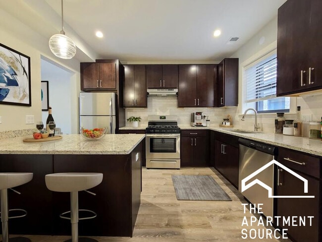 Photo - 1147 Maple Ave