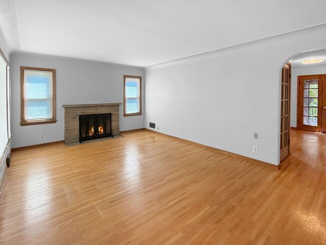 Photo - 287 N Washburn Ave