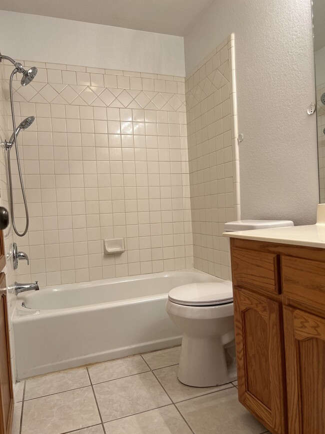 Photo - 326 Elm Dr