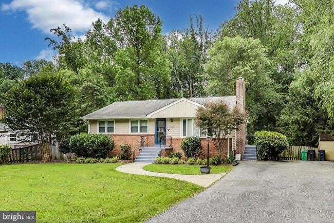 Building Photo - 6107 Parkway Dr Rental