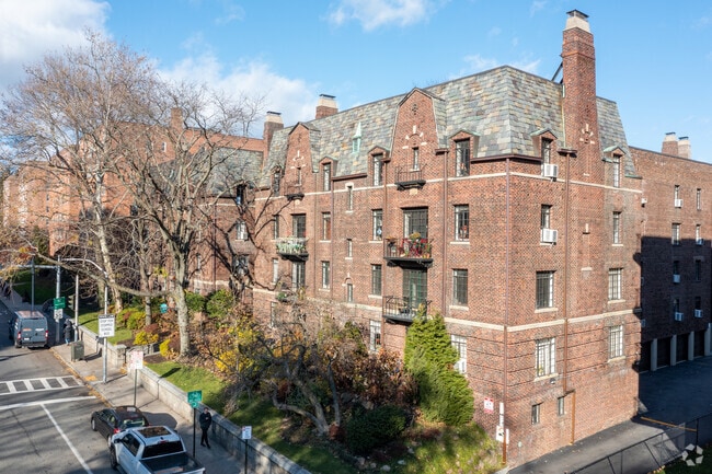 Photo - The Broadlawn