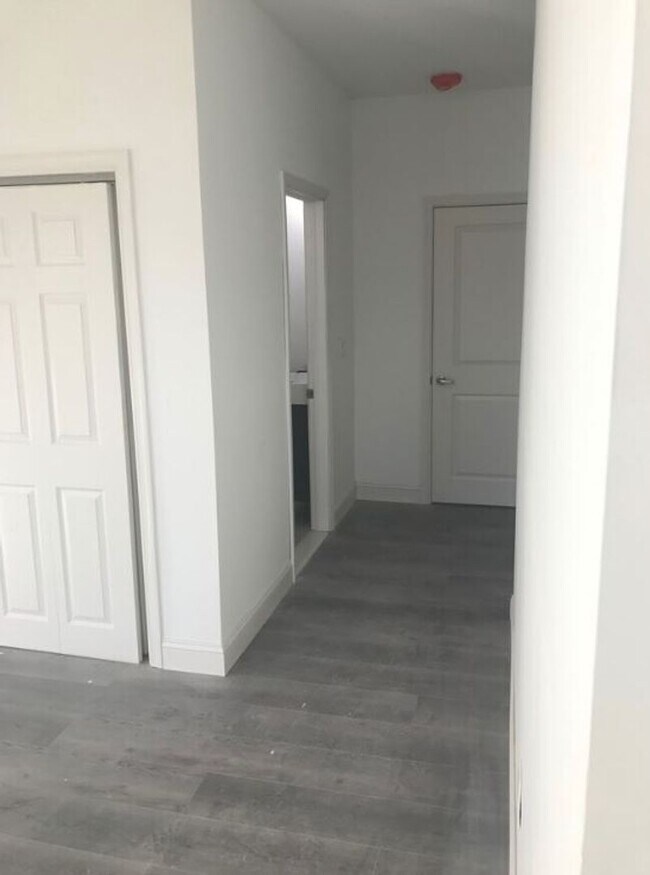 Photo - 3326 N 17th St Unidad 2