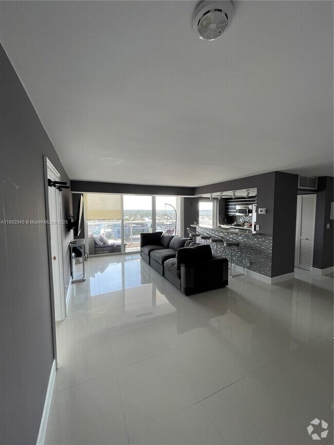 Building Photo - 2841 N Ocean Blvd Unit 1505 Rental