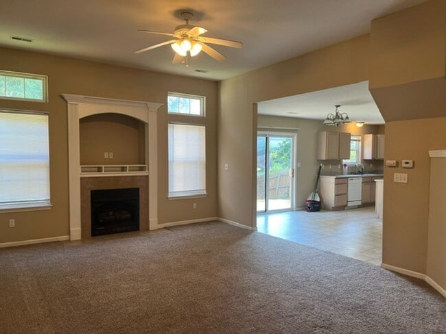 Photo - 101 Amazon Dr