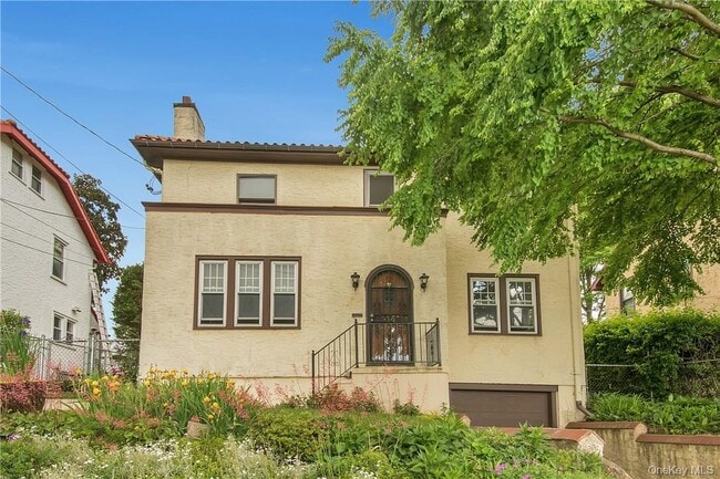 Building Photo - 14 Oakridge Pl Unit 1