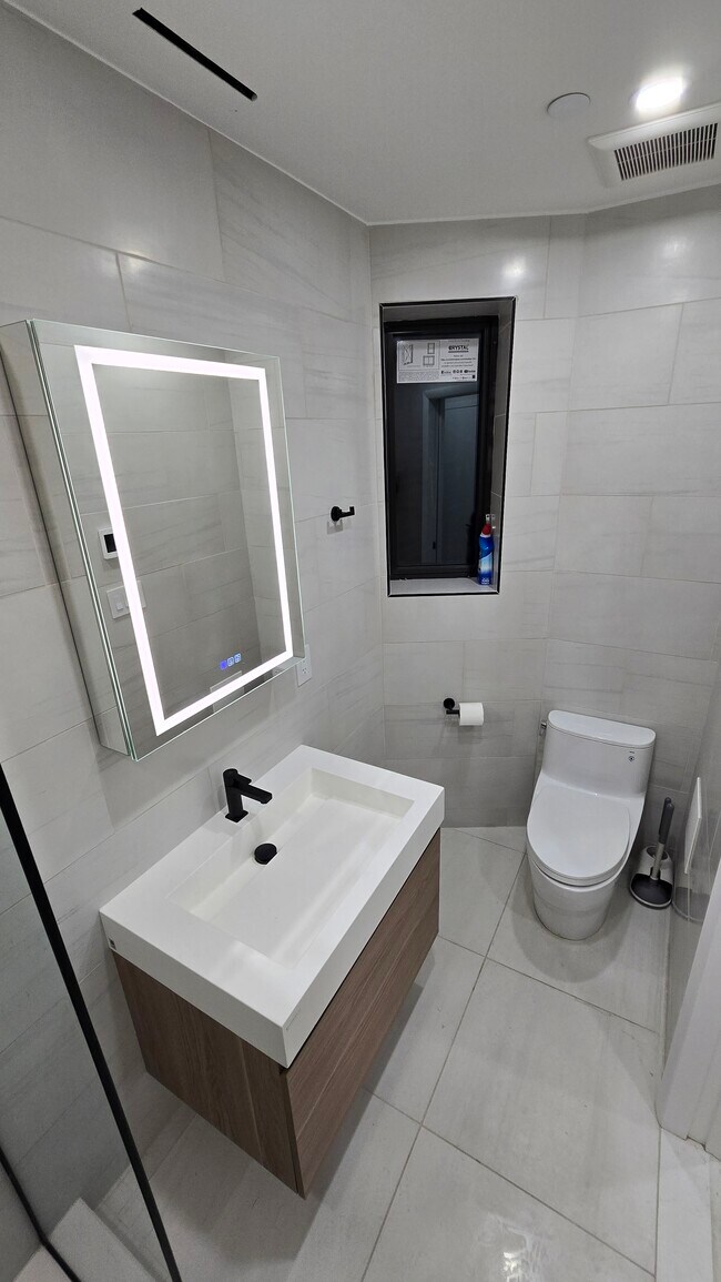 Photo - 88 E East End Ave