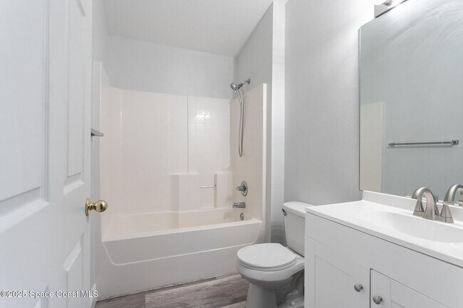 Photo - 2410 Bridgeport Cir