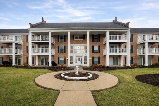 Building Photo - 5501 Carriage Way Dr Unit 112