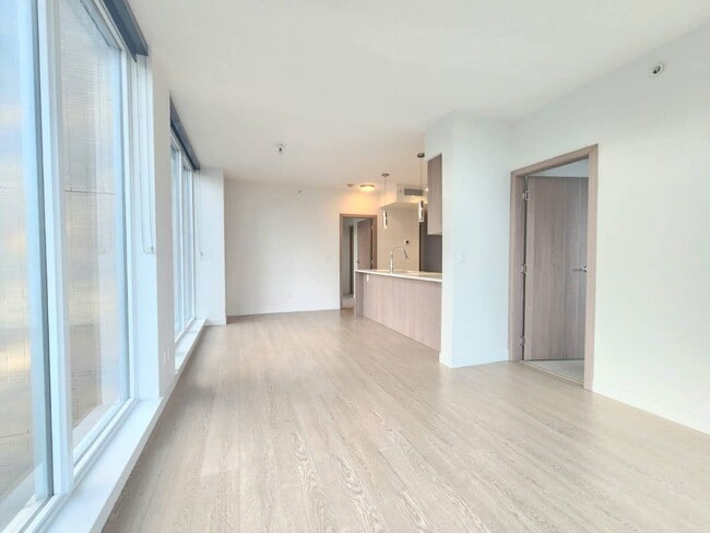 Photo - 1103-8988 Patterson Unit 1103