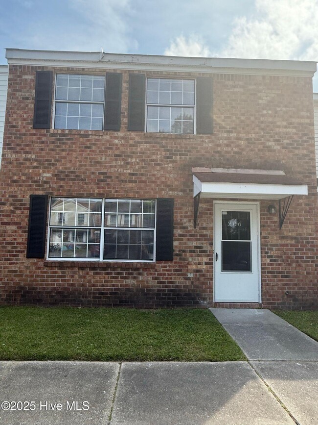 Photo - 206 Myrtlewood Cir Townhome