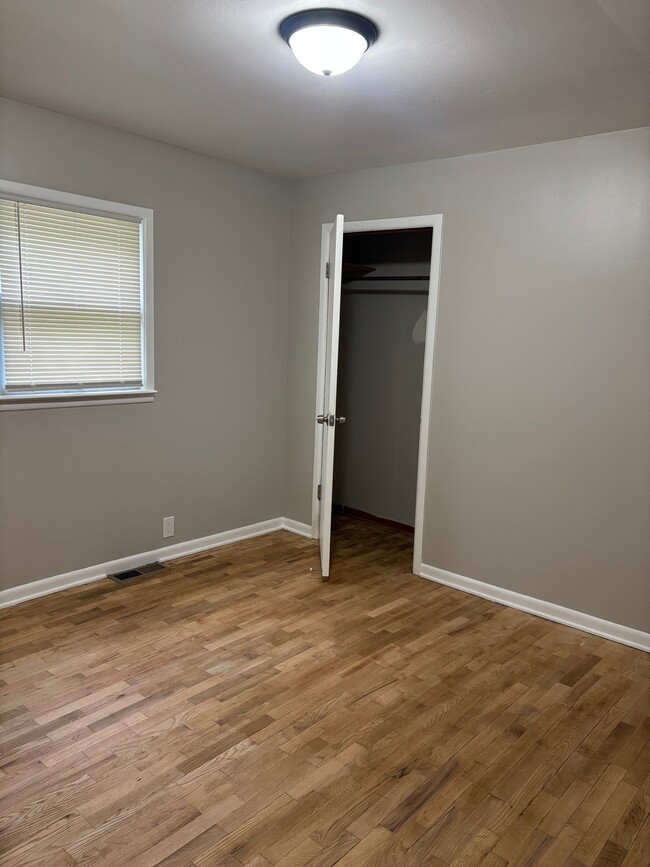 G1236 Hemphill Rd