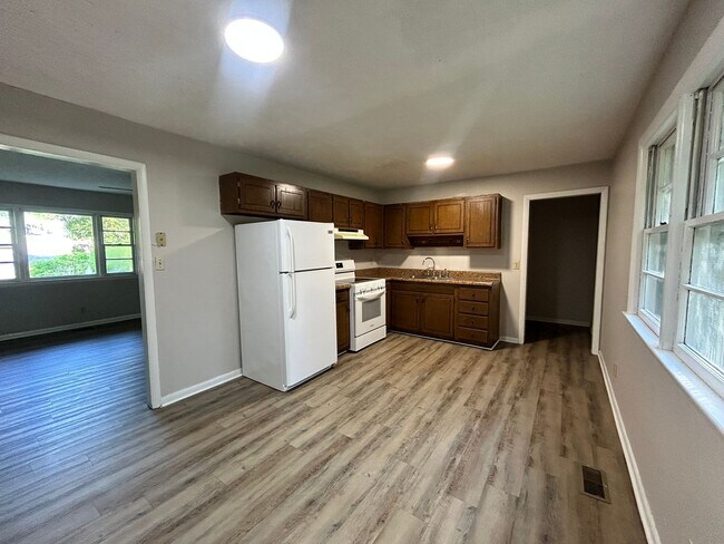 Photo - 745 Rustland Dr
