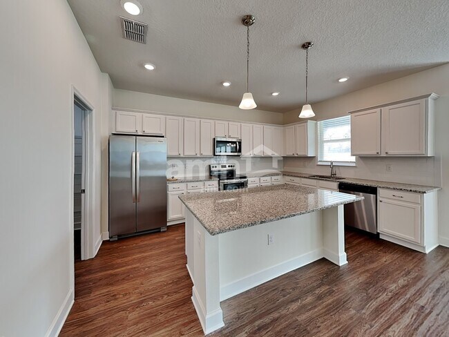 Photo - 4459 Reisswood Loop