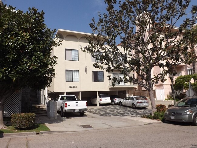Building Photo - 10381 Almayo Ave Unit 3