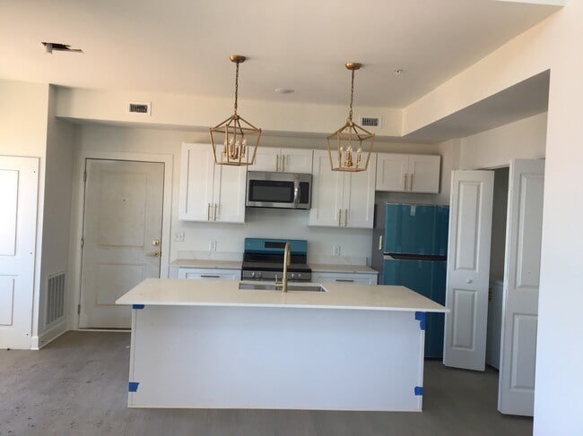 Luxury Kitchens - The Grove at Bradford Hills