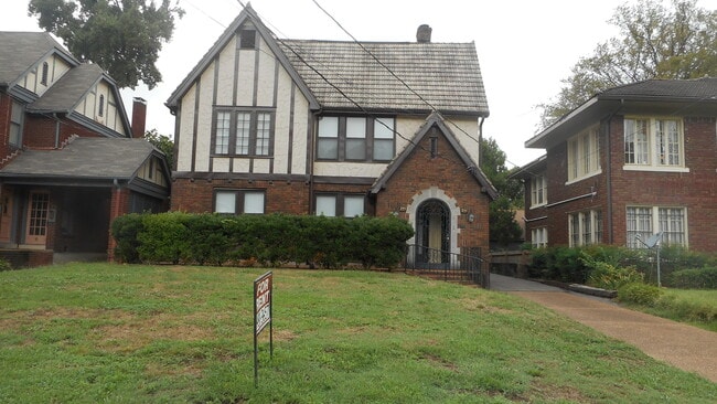 Building Photo - 235 Hawthorne St Unit 0