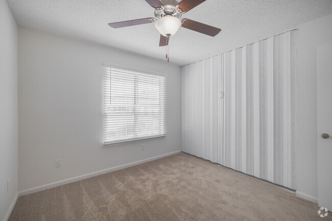 2BR, 2BA - 1,000SF - Second Bedroom