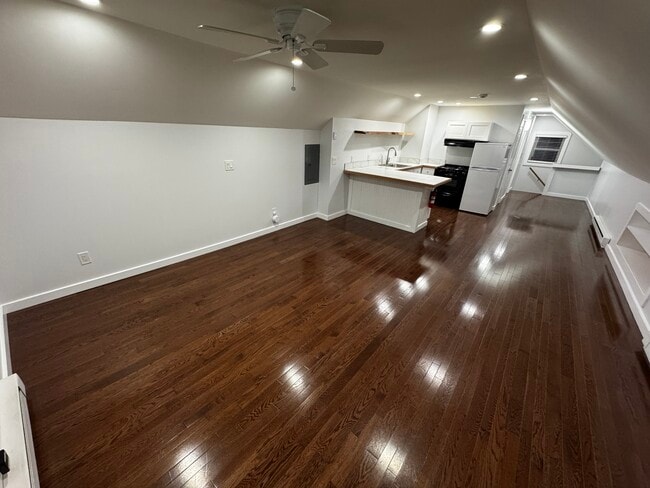 Photo - 32 Center St