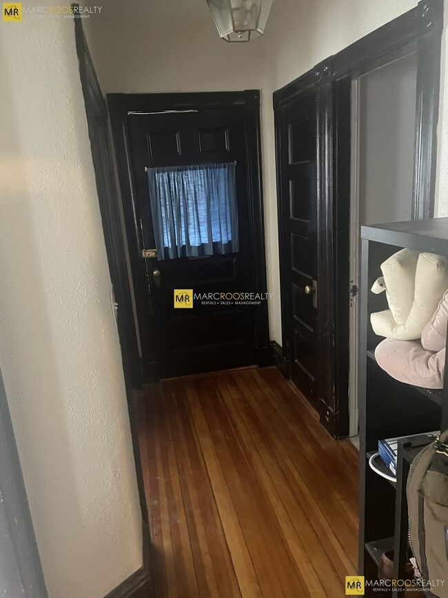 Photo - 68 Willow St Unit 1