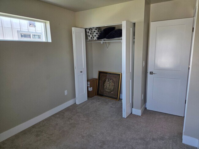Photo - 3 Bed 2.5 Bath Townhome | Peaceful Locatio...
