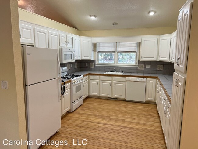 Photo - 3 br, 2 bath House - 328 Benjamin Way
