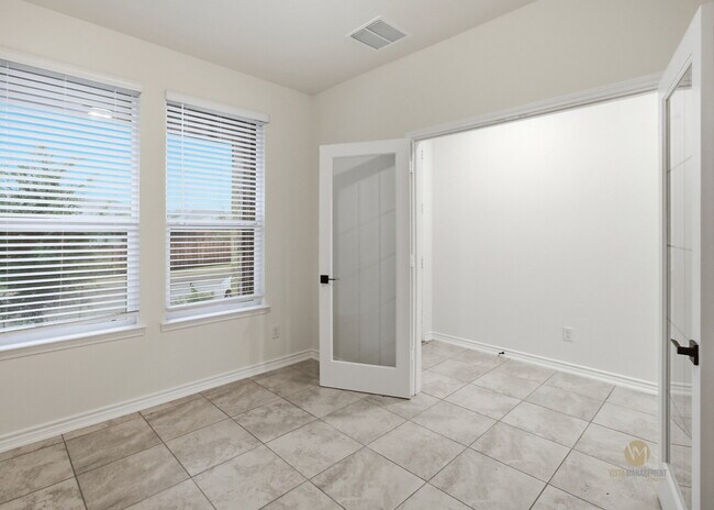 Photo - Spacious 4-Bedroom Home for Lease in Champions Manor – Medina Valley ISD!