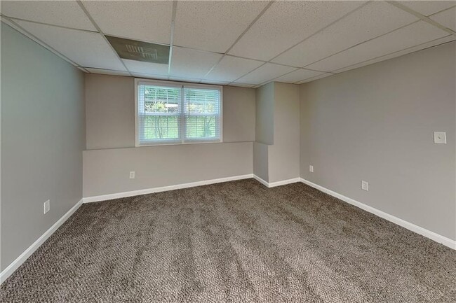 Photo - 142 Hartwood Dr