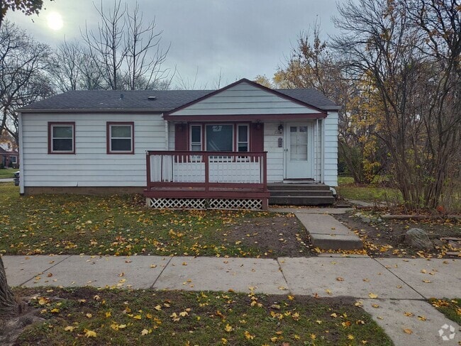Building Photo - 5401 W Sheridan Ave Rental
