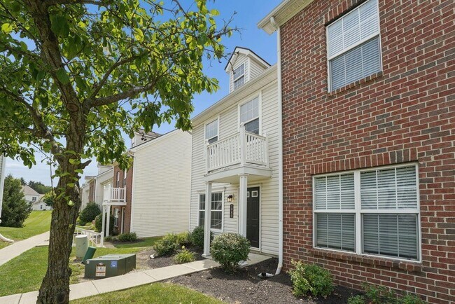 Photo - 2096 River Rock Way
