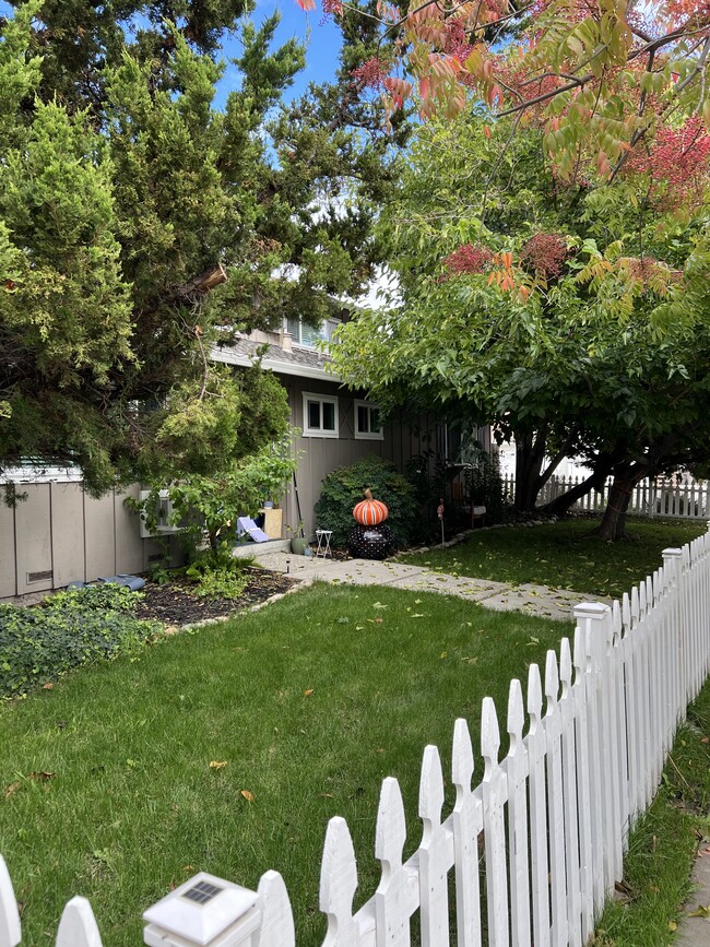 Photo - 661 Chemeketa Dr