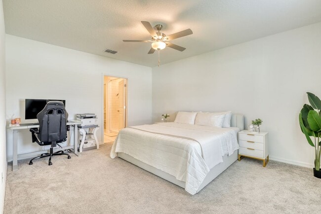 Photo - 111 Rain Lily Ave