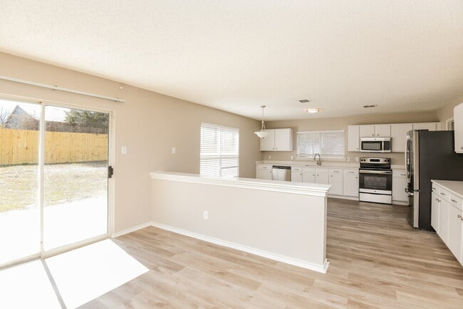 Photo - 720 King St