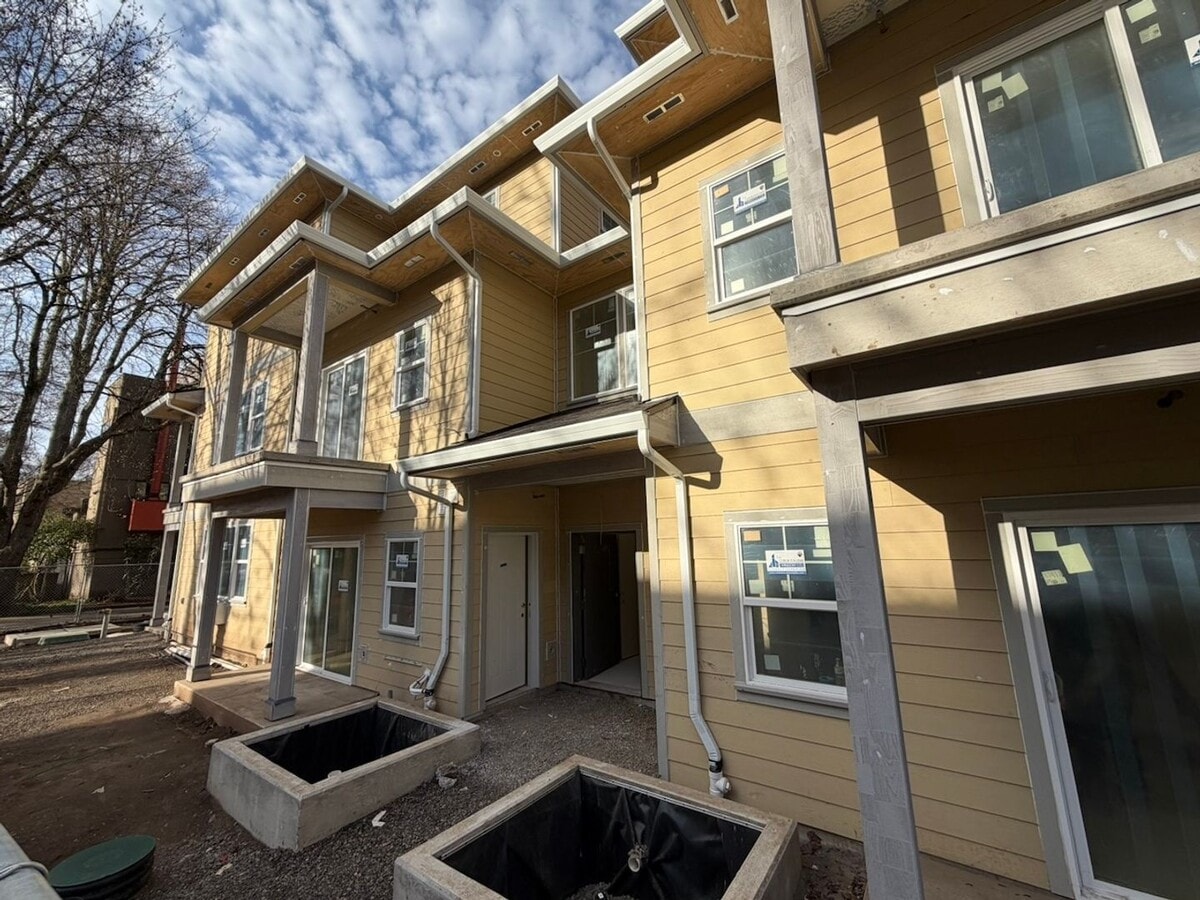 Photo - Lincoln St. Apartments Unit Apartment #4