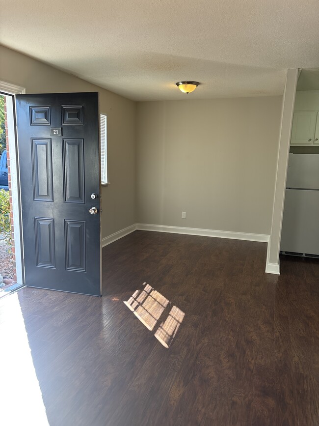 Building Photo - 115 Florence St Unit 21