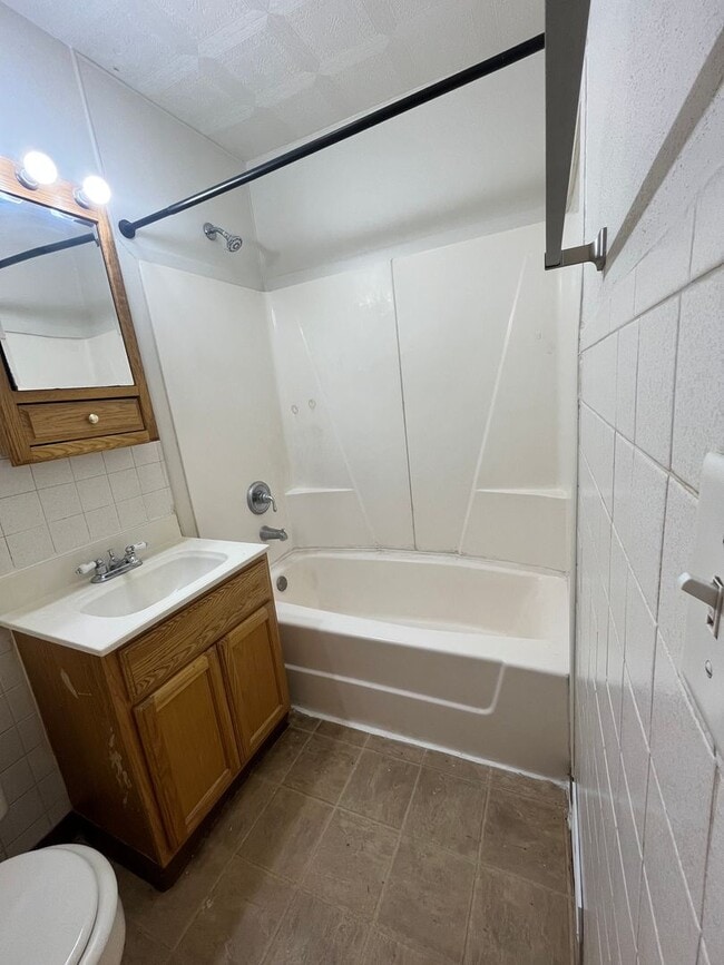 Photo - 532 Clifford Ave
