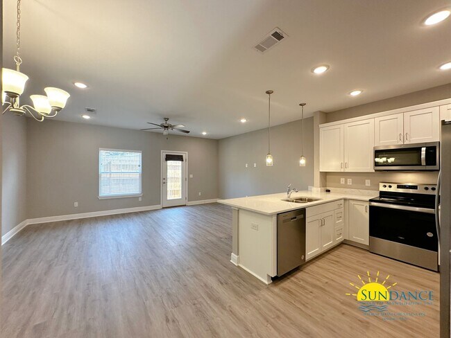 Photo - Charming 3 Bedroom Townhome in the heart of Fort Walton Beach!