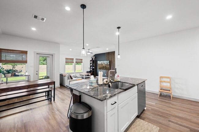 Photo - 1054 Great Barracuda Ln