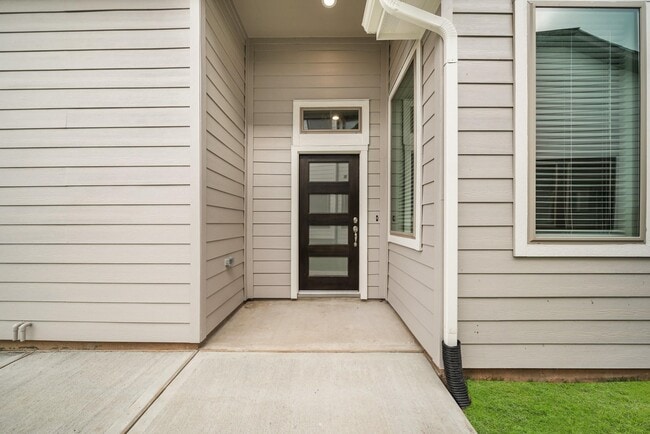 Photo - 1547 Crystal Stream Dr