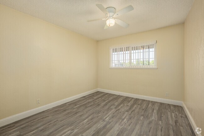 1BR, 1BA - 525SF - Bedroom - Skyview Villa & Somerset Apartments