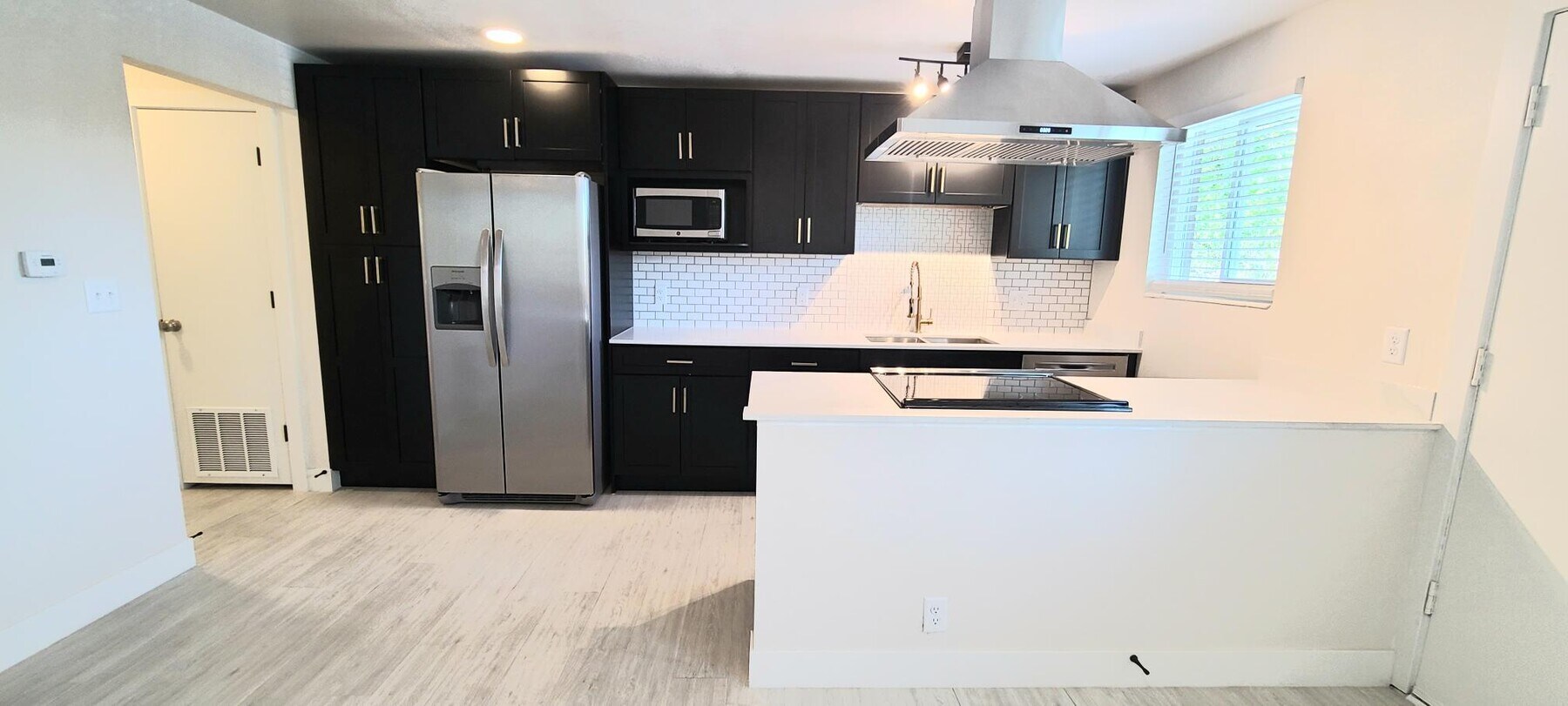 Mesa Verde Apartments - Mesa Verde Apartments