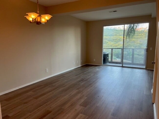 Photo - La Vista Condominiums: Upper 2 Bedroom 2.5...