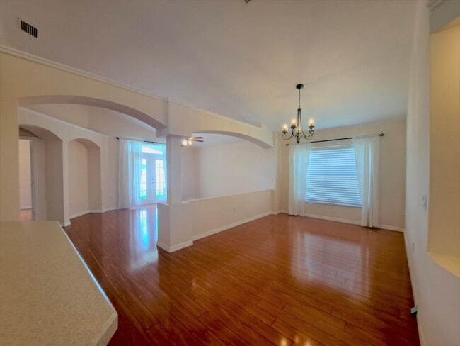 Photo - Spacious 3-Bedroom Home with Bonus Room in...