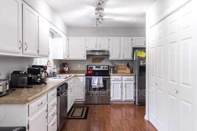 Photo - 9009 Tall Timber Dr