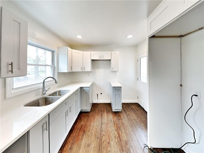 Photo - 1958 Maywood Pl NW