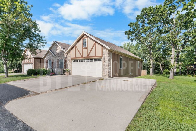 Photo - 3 Bedroom/2 Bath Duplex in Stonebridge Vil...